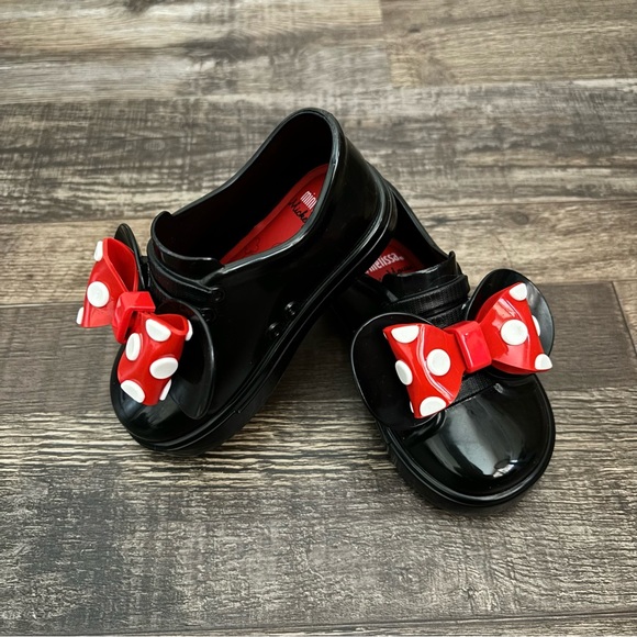 🆕 Mini Melissa + Minnie Black Glossy Shoes size 5 (walker and toddlers) - Picture 1 of 6